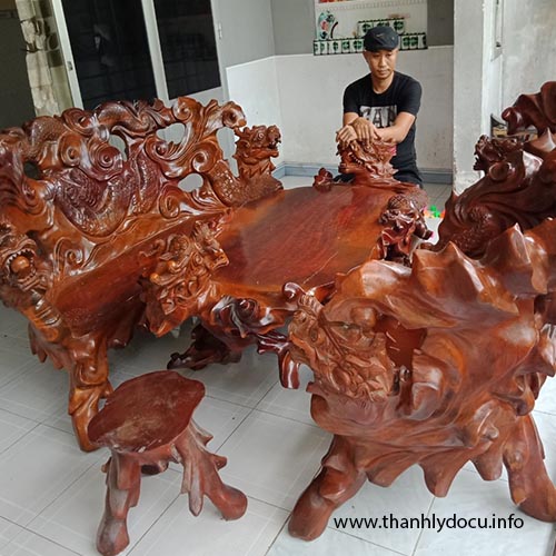 Bộ bàn ghế gỗ hương trạm rồng